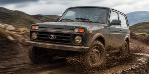 Обновлённый внедорожник LADA Niva Legend 2026 года в серебристом цвете